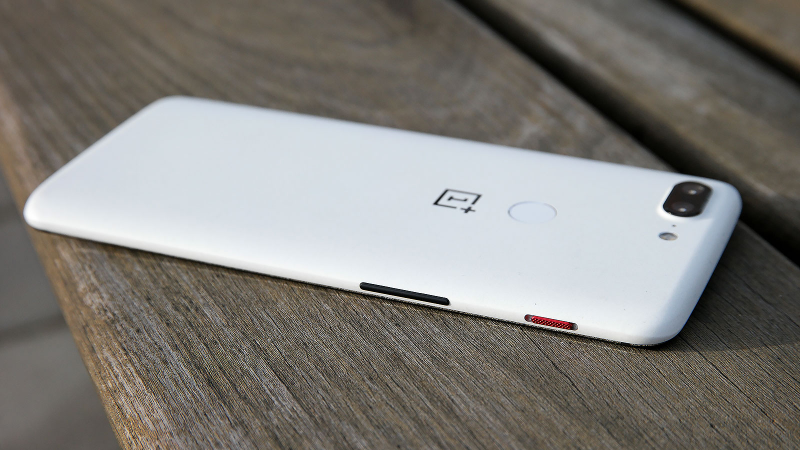 Illustration for article titled One of the Best Midrange Phones Is Even Better in White